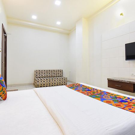 Fabhotel Royal Suits - Nr Mahadji Shinde Chhatri Mundhva エクステリア 写真